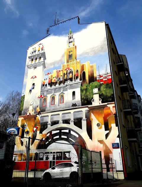 Mural artystyczny. W listopadzie 2018 roku przy ulicy Grochowskiej 215, blisko Ronda Wiatraczna w Warszawie, odsłonięto mural zaprojektowany przez Tytusa Brzozowskiego. Mural upamiętnia stulecie odzyskania przez Polskę niepodległości i przedstawia charakterystyczne miejsca dzielnicy Praga-Południe, takie jak most Poniatowskiego, kościół z placu Szembeka oraz Stadion Narodowy.  Ciekawą sceną jest przedstawienie marszałka Józefa Piłsudskiego wysiadającego z czerwonego tramwaju na przystanku "Niepodległość". 